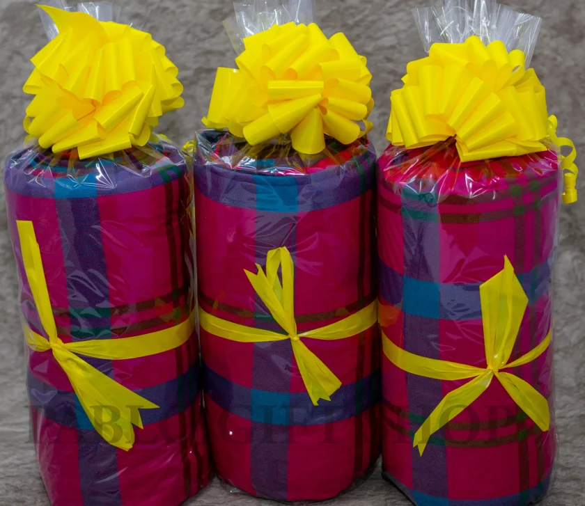 Gift wrapped Maasai Blanket with Light Fleece - Image 2
