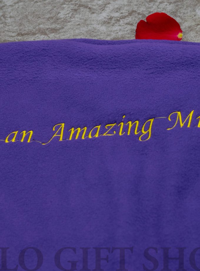 Amazing Mum Light Fleece Blanket